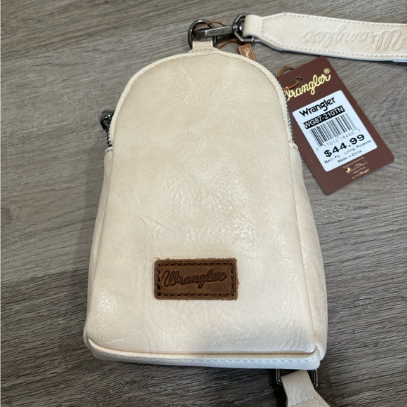 NWT WRANGLER cross body sling bag - Picture 3 of 6